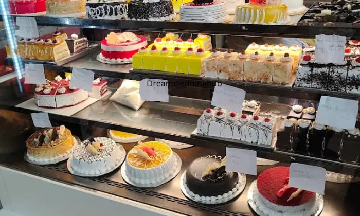 Alankar Sweets And Baker 