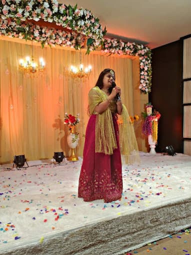 Anchor Shruti Takalkar